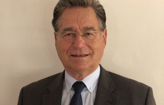 Potrait Professor Rößner