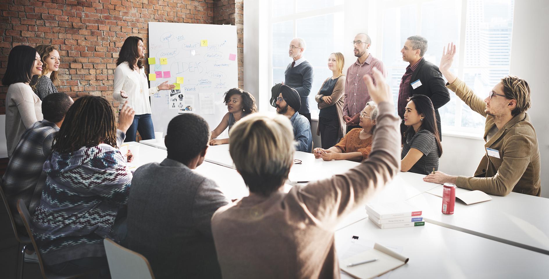 Gruppe von Menschen bei einem Meeting